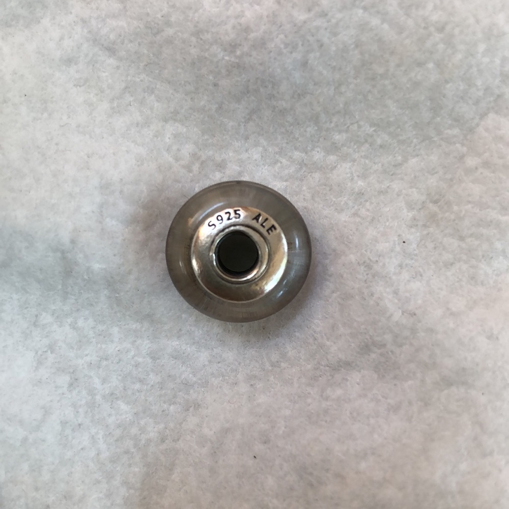Pandora Candy Stripe charm - Picture 5 of 5